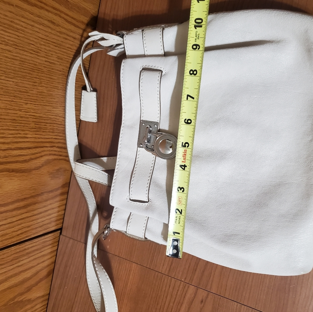 Springtime White Michael Kors handbag. Excellent condition, med size - Picture 10 of 10